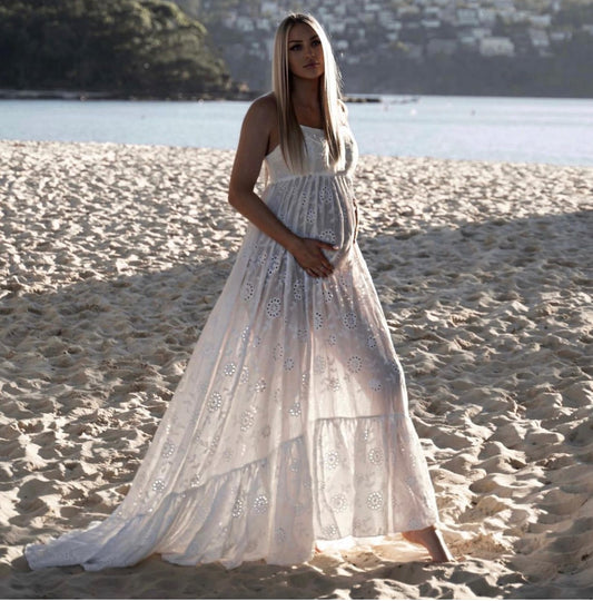 white maternity dresses for photoshoot