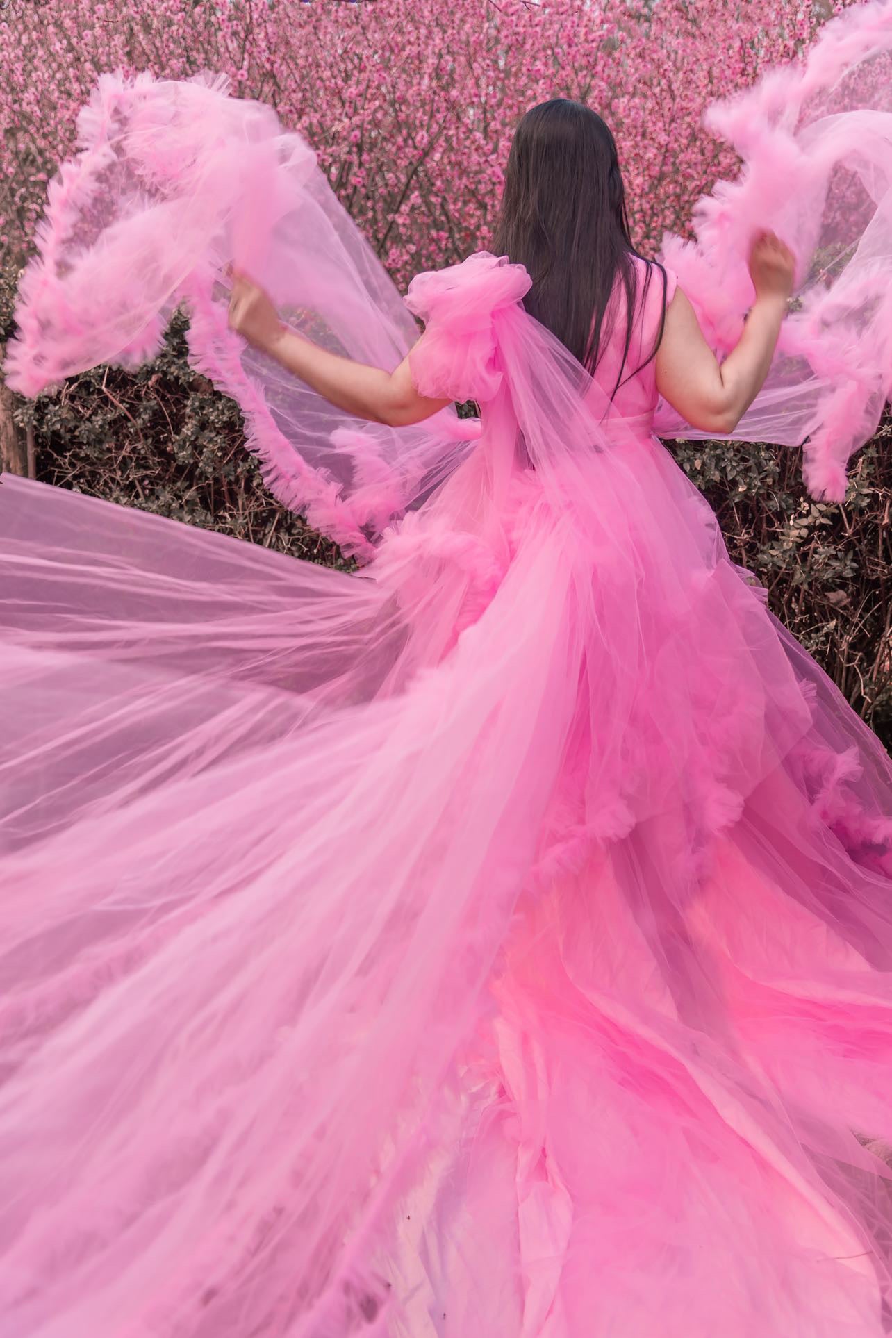 Maternity Photoshoot Dresses - Extra Puffy - Pink Tulle Dress - 4 DAY RENTAL