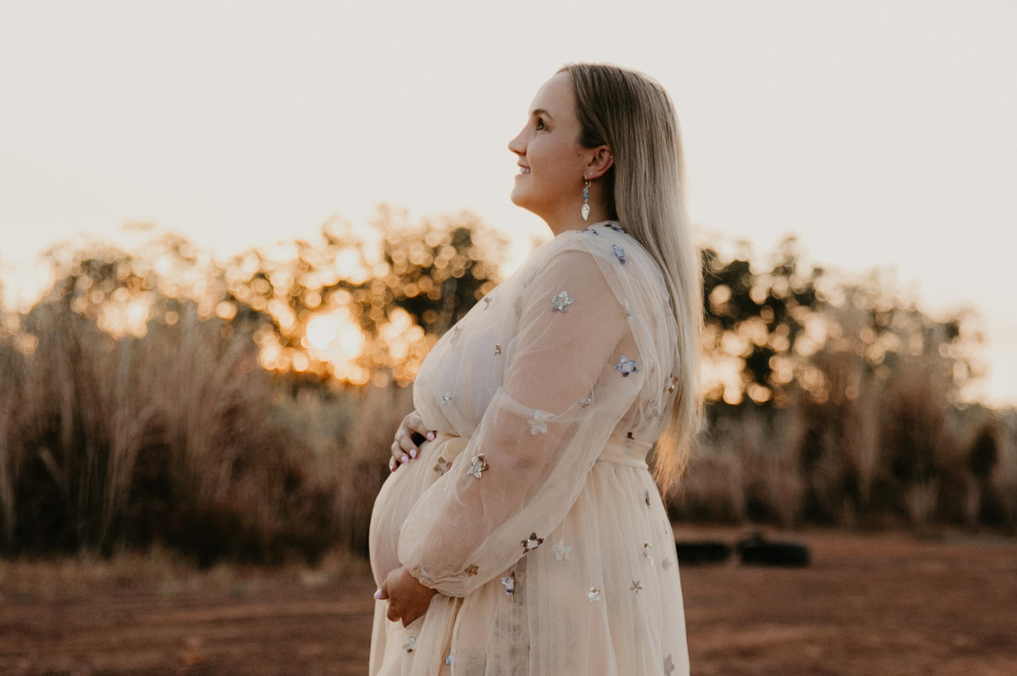 Maternity Photoshoot Dresses - Star - Champagne Tulle Robe - 4 DAY RENTAL