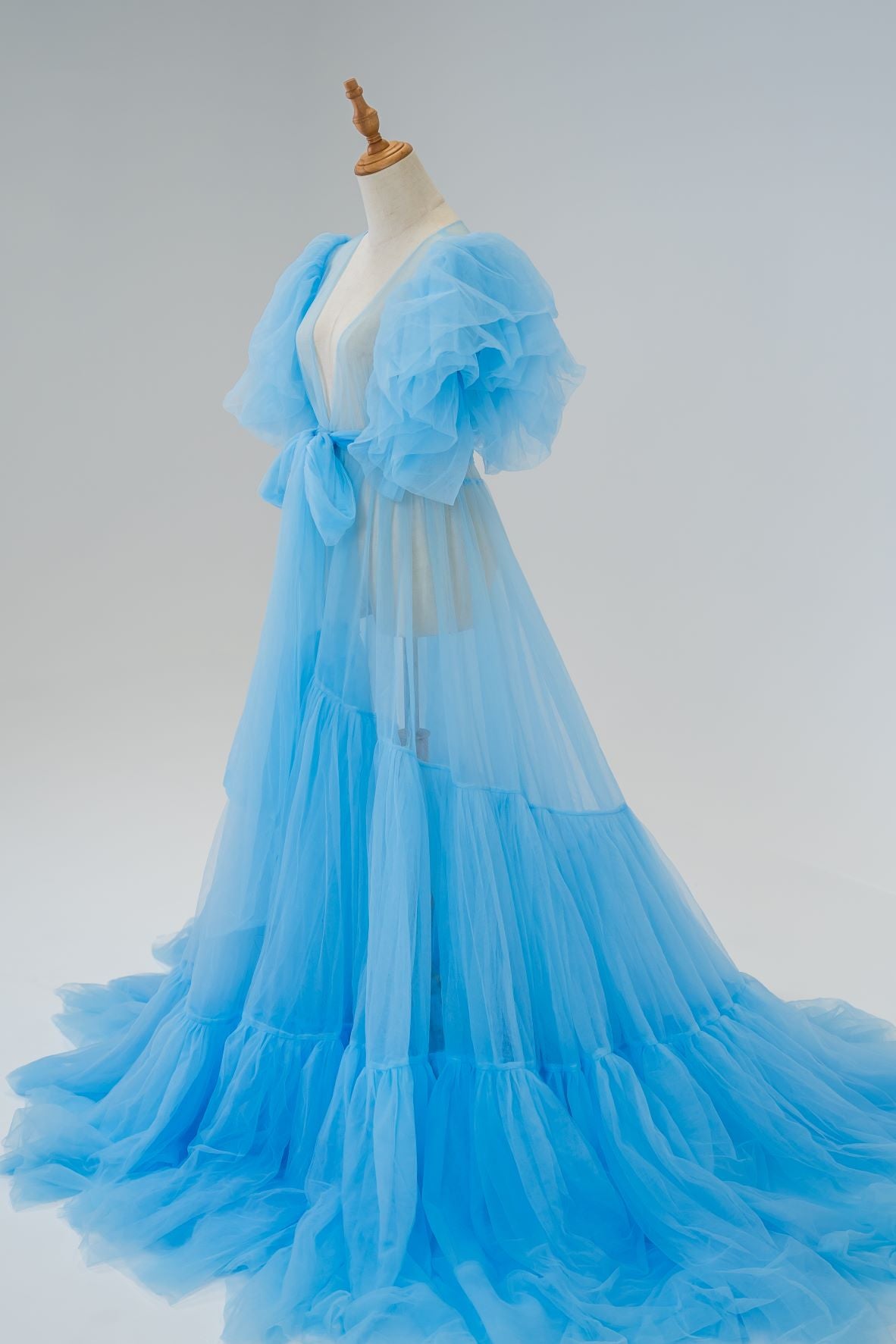 tulle maternity dress for photoshoot
