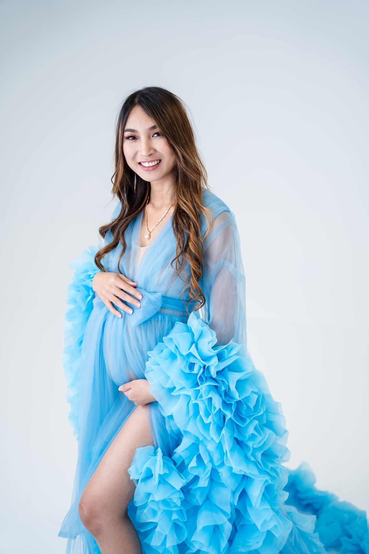 Maternity Photoshoot Dresses - Blue Tulle Robe - Lola - Luxe Bumps AU